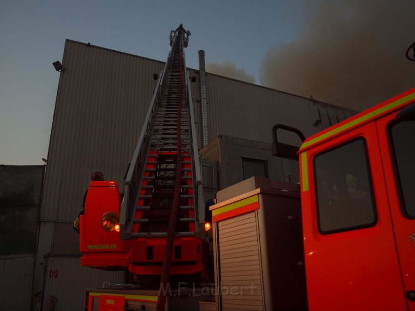 Feuer5 Koeln Niehl GVG Geestemuenderstr P552.JPG